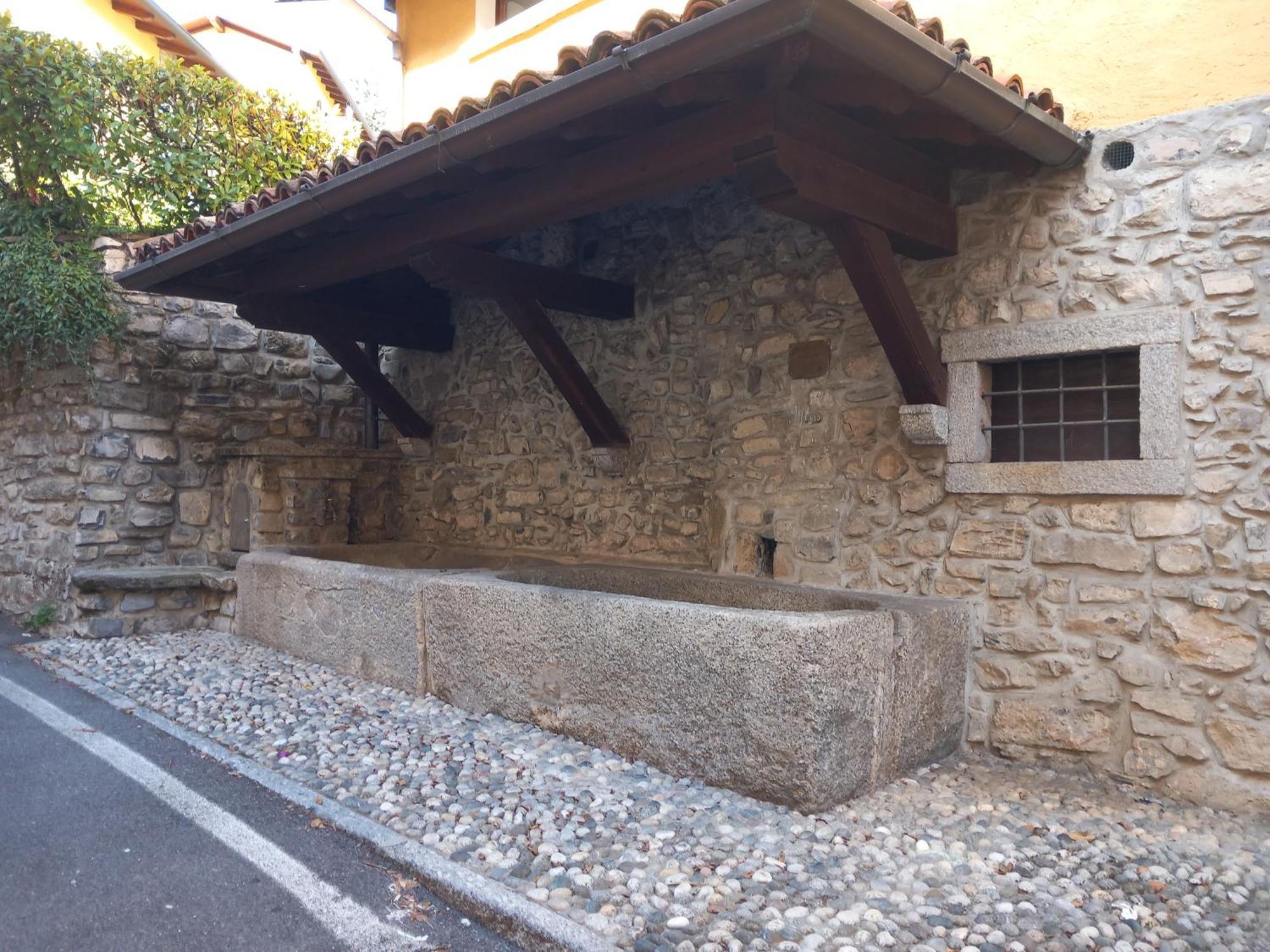 La Casa Di Tina - Civenna Villa Kültér fotó